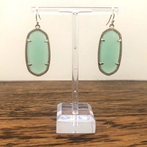 KENDRA SCOTT CHALCEDONY DANIELLE EARRINGS